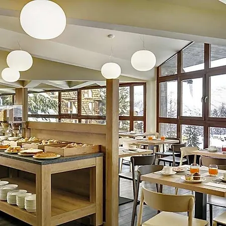Hotel Th Pila