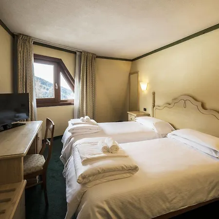 Th Pila Hotel